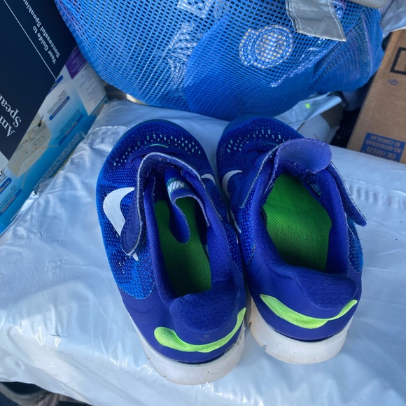 Nike 904259-400 Youth Boy’s Blue White Slip On Sneakers Size 1.5Y - Picture 8 of 12